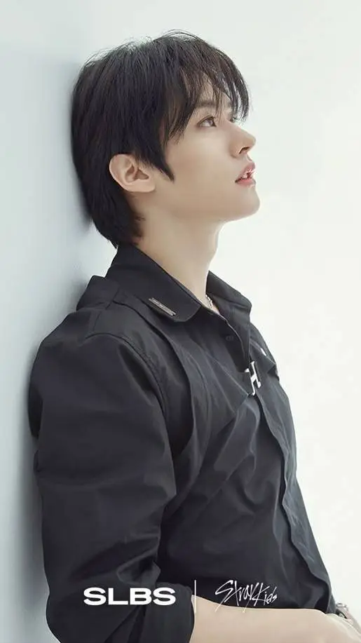 ai character: 🐇Lee know roomie🐰 background