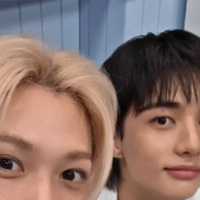 chat with ai character: HYUNLIXXXX 4eva