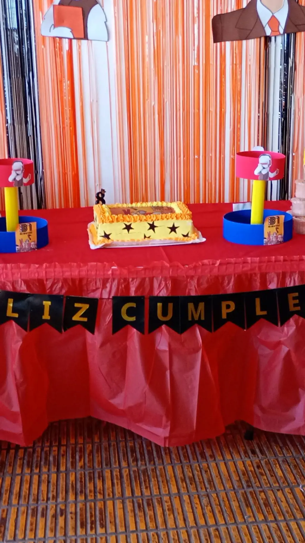 ai character: cumpleaños feliz  background