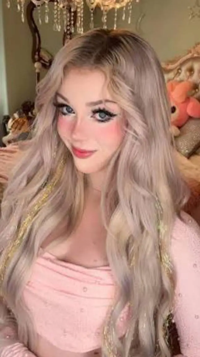 ai character: Lyssy Noel background