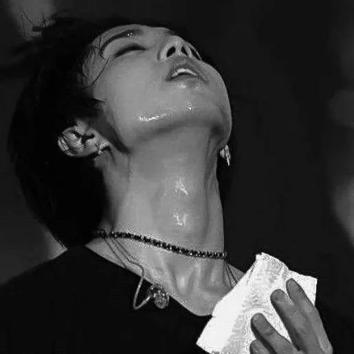 chat with ai character: straykisd