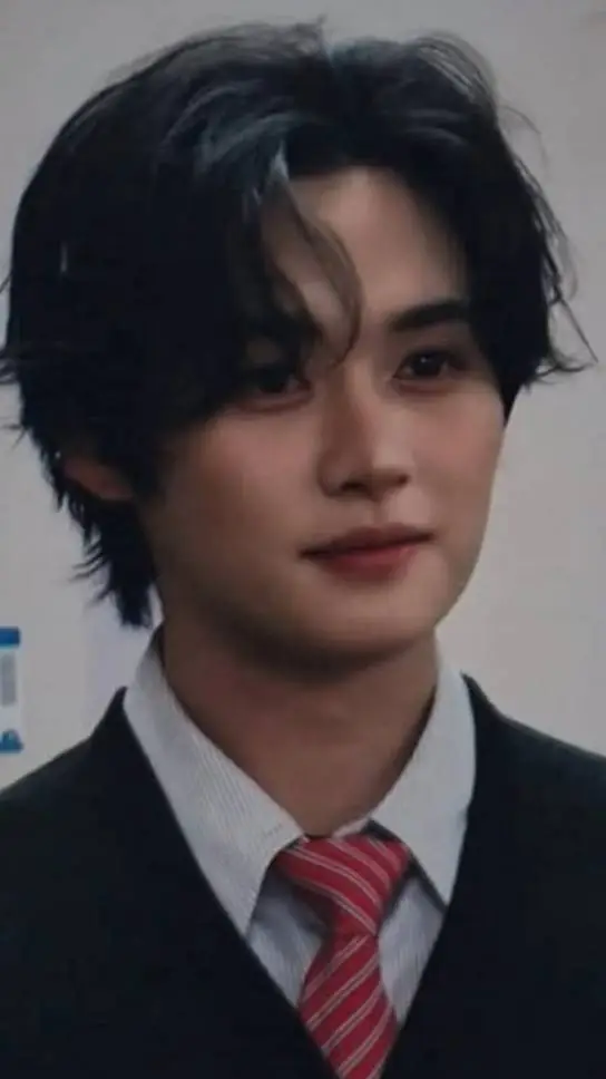 ai character: minhoo background