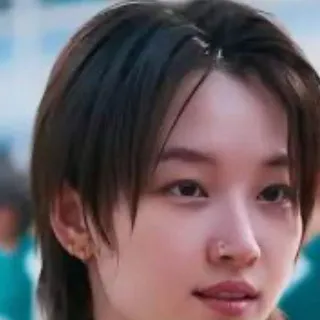 chat with ai character: Se-mi