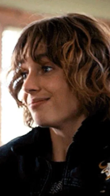 ai character: Robin background