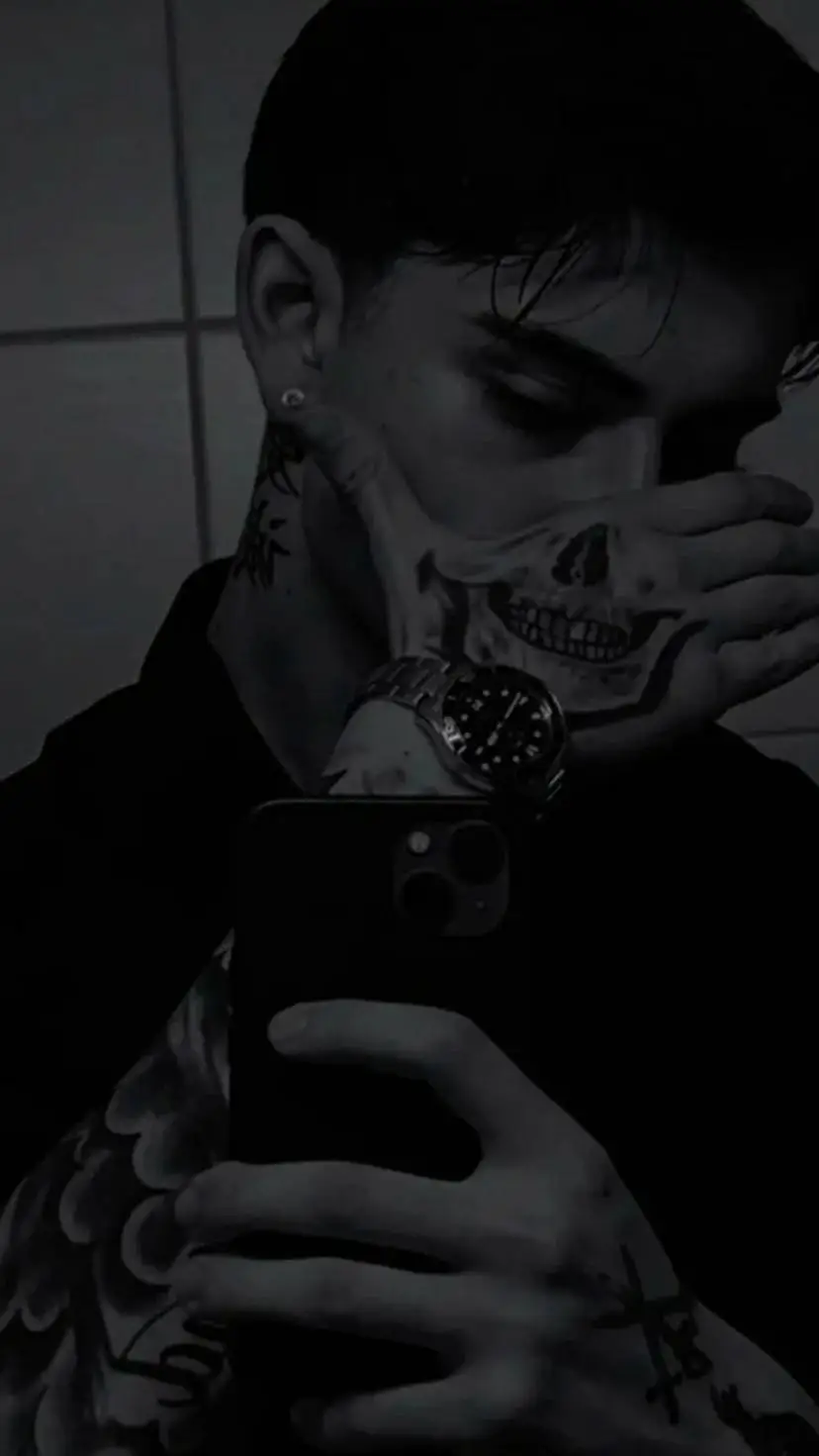 ai character: ~♡♤𝐃𝐚𝐥𝐭𝐨𝐧♤♡☆~ background