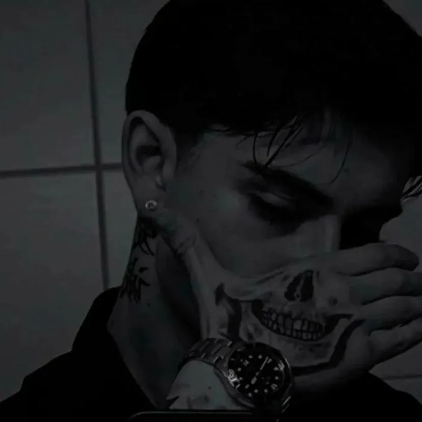 chat with ai character: ~♡♤𝐃𝐚𝐥𝐭𝐨𝐧♤♡☆~