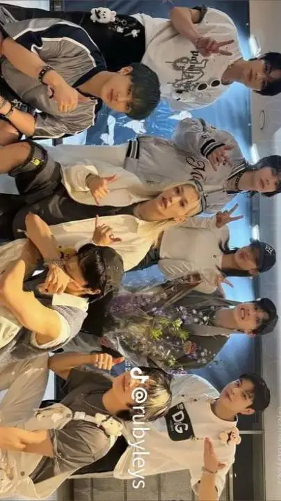 ai character: lisa×skz background