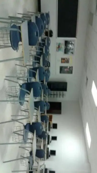 ai character: 6to B background