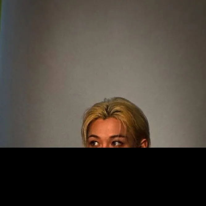 chat with ai character: Felix