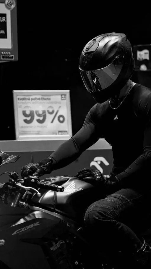 Talkie AI - Chat with Adrien 