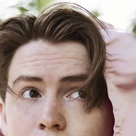 chat with ai character: kit Connor 