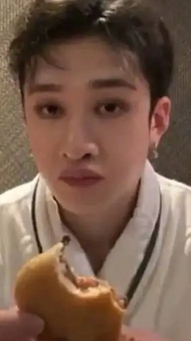 ai character: skz x pick me background