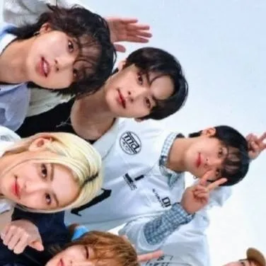 chat with ai character: stray kids 😯