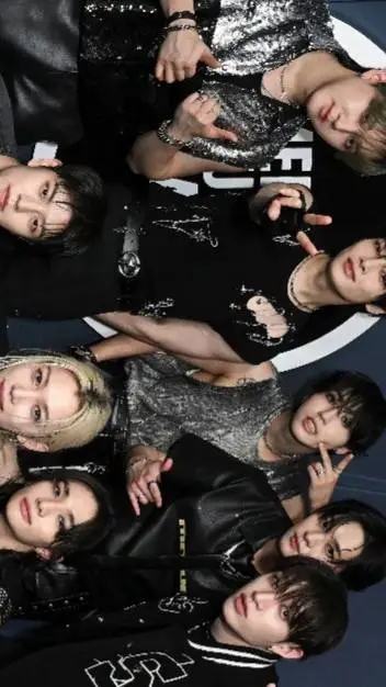 ai character: Stray kids 🤰 background