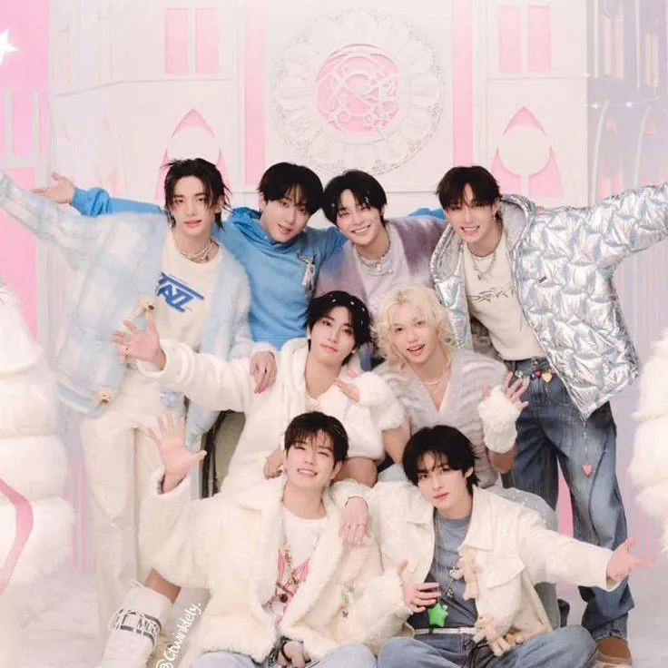 chat with ai character: SKZmagic