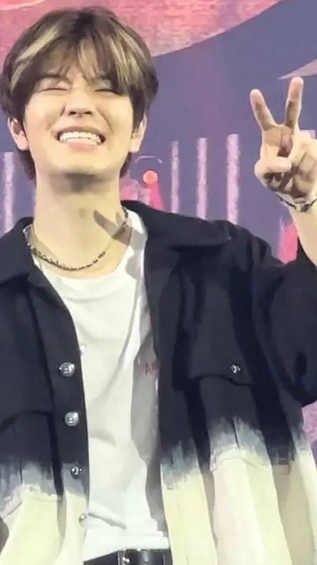 ai character: ~Seungmin~ background