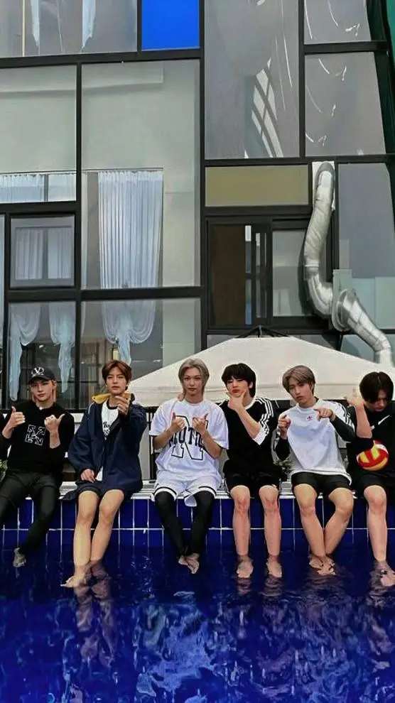 ai character: ~stray kids pool~ background