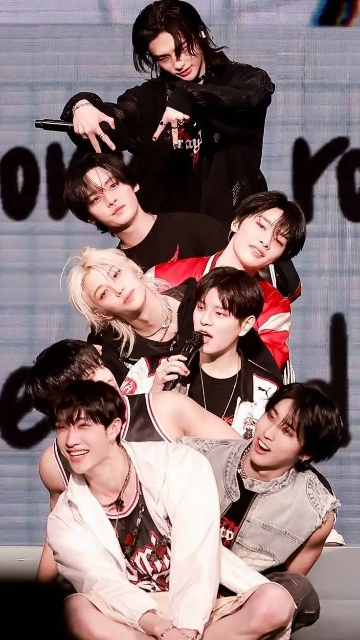 ai character: ~Stray Kids~ background