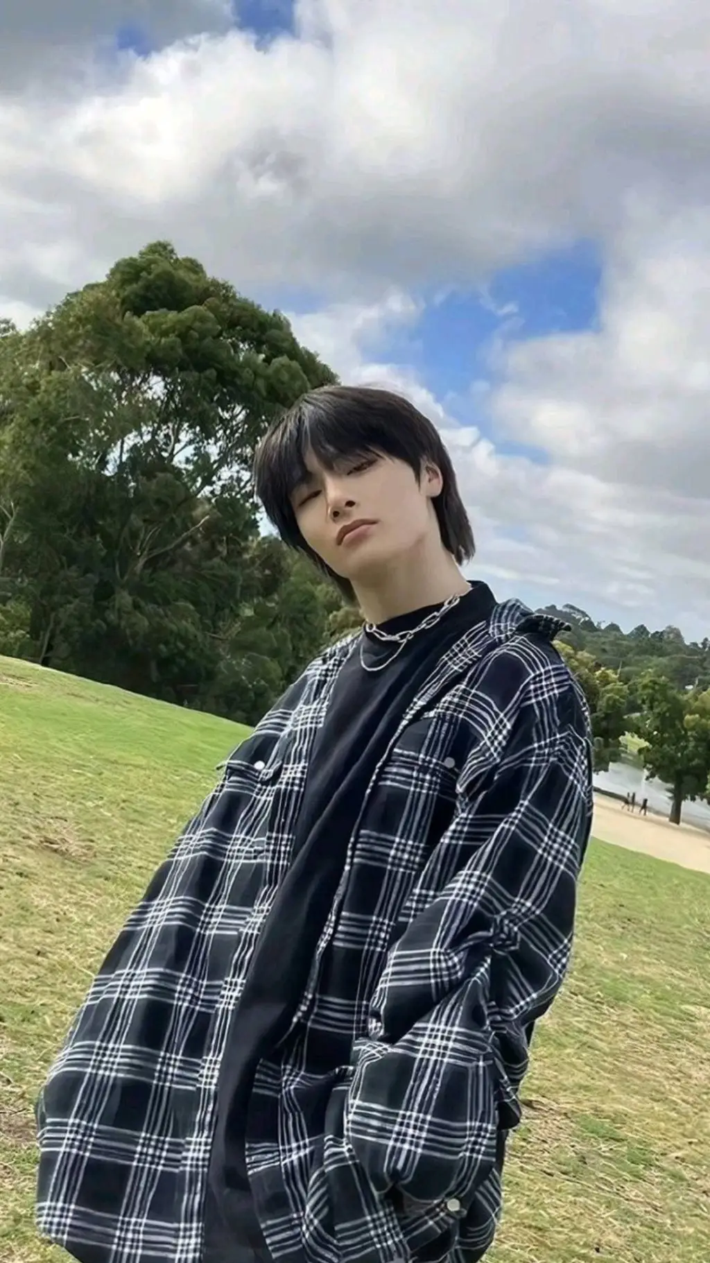 ai character: ~Jeongin~ background