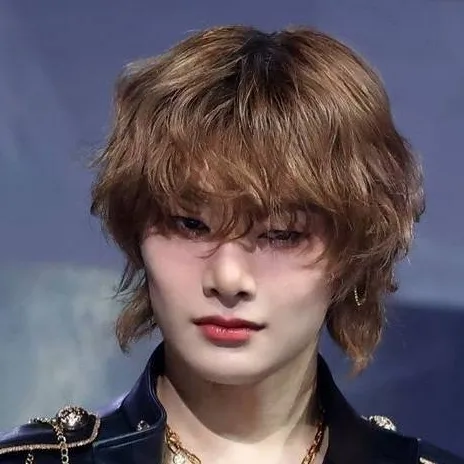 chat with ai character: ~Jeongin~