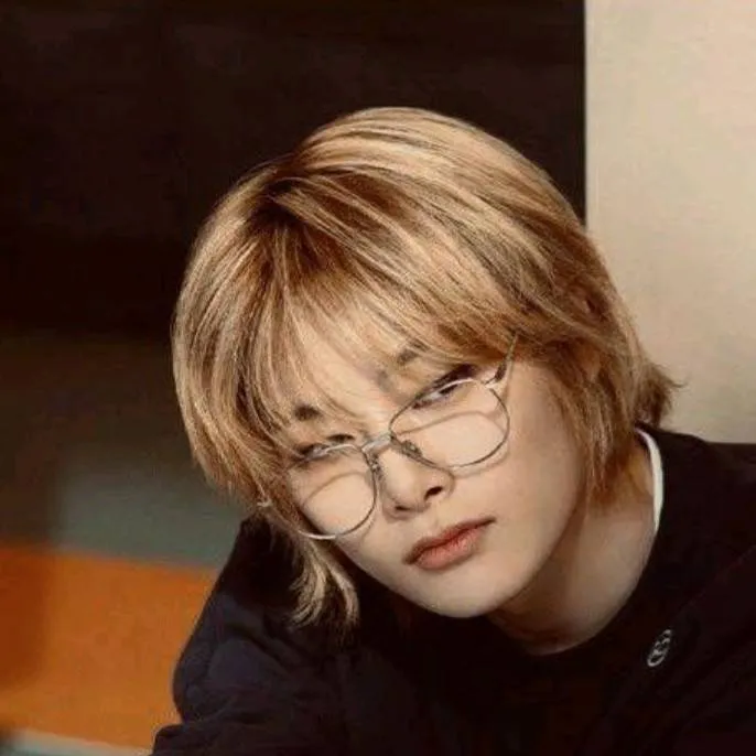 chat with ai character: ~Jeongin~