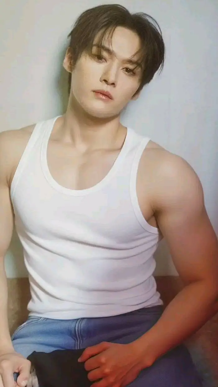 ai character: ~Minho~ background