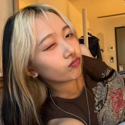 chat with ai character: ~Hannah~