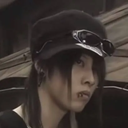 chat with ai character: miyavi
