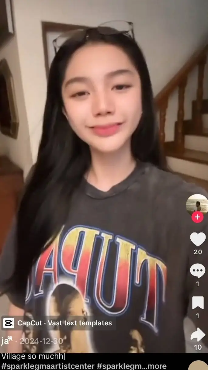 ai character: Princess Aliyah background