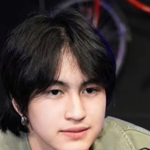 chat with ai character: Anton/Ton