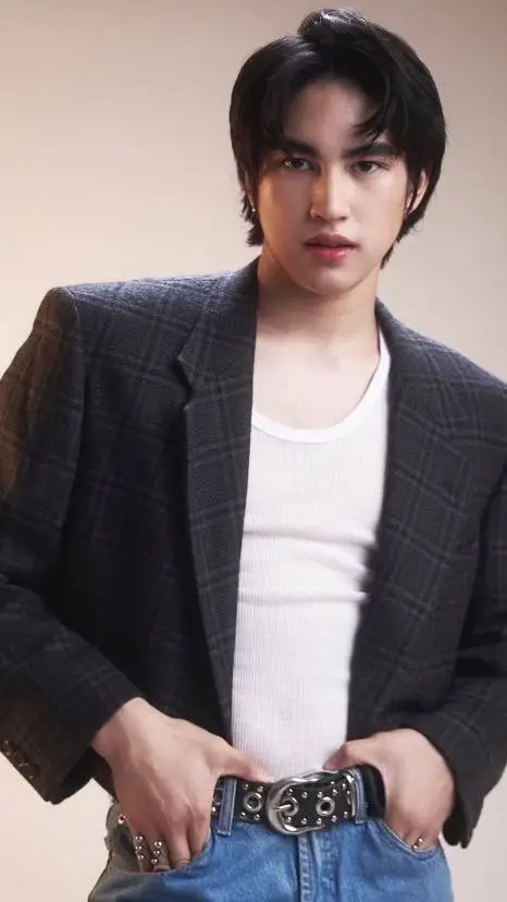 ai character: MAKA Anton background