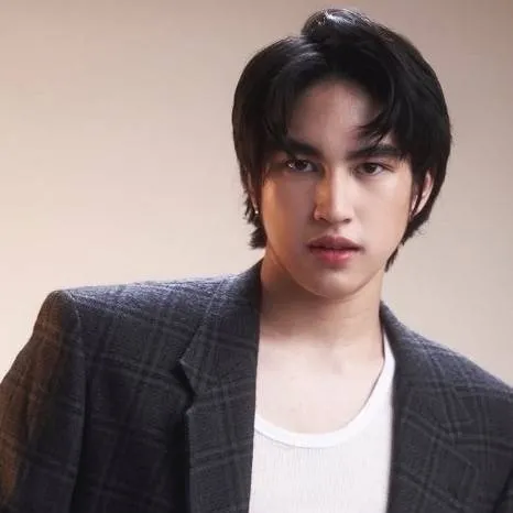 chat with ai character: MAKA Anton