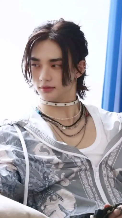 ai character: Hyunjin background