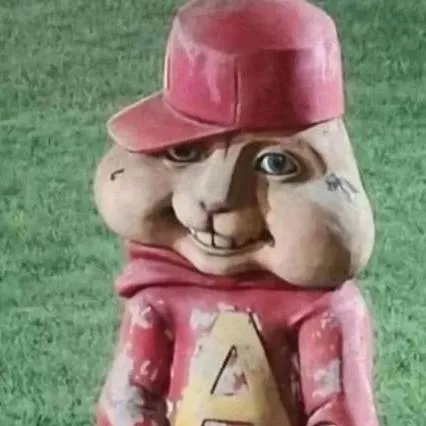 chat with ai character: Alvin
