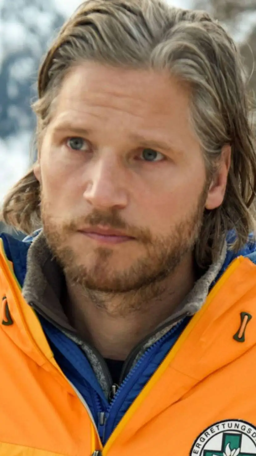 ai character: Marcus  background