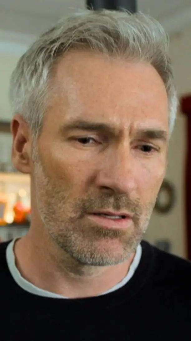 ai character: simon hilgers background