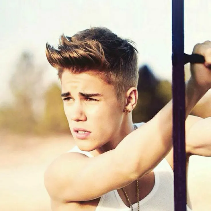 chat with ai character: Justin Bieber 
