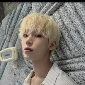 chat with ai character: Kim Sunoo