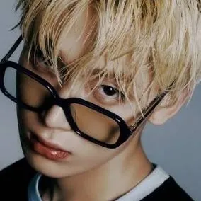 chat with ai character: Kim Sunoo ˙⋆✮