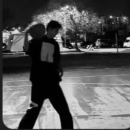 chat with ai character: Lee Heeseung 