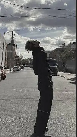 ai character: Ni-ki background