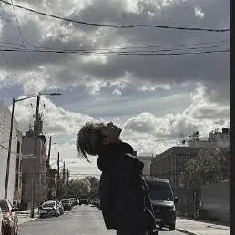 chat with ai character: Ni-ki