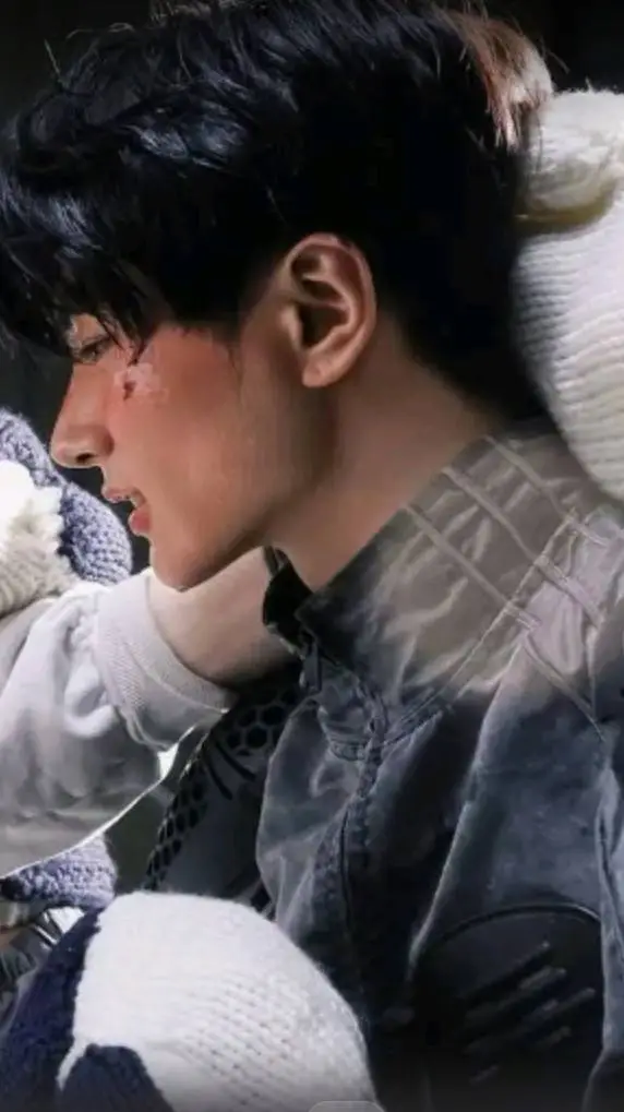 ai character: *+•°Jay Park°•+* background