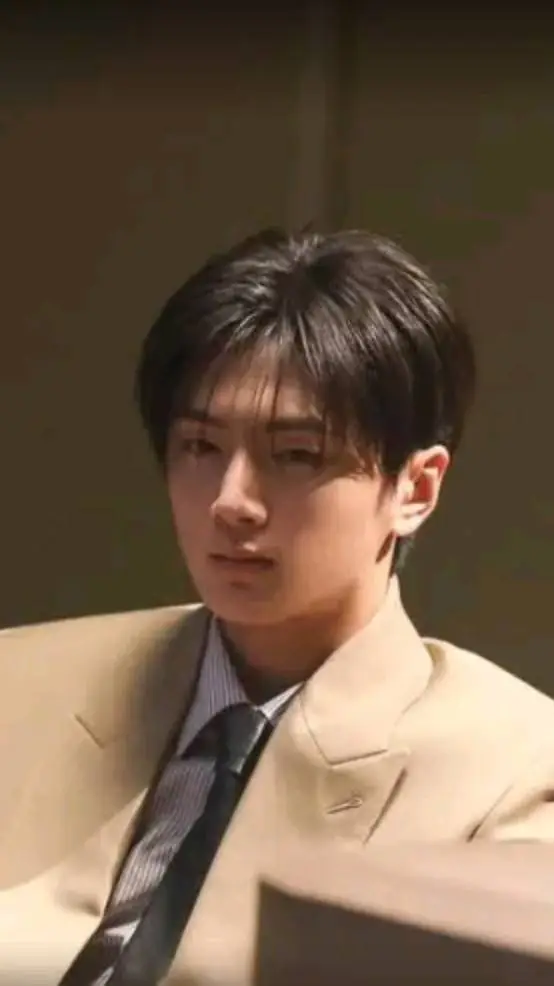 ai character: °-.Jay Park.°- background