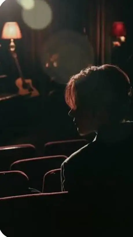 ai character: Heeseung  background