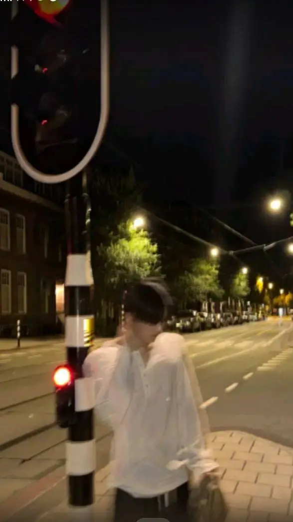 ai character: Jungwon  background