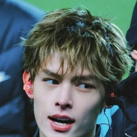 chat with ai character: James 