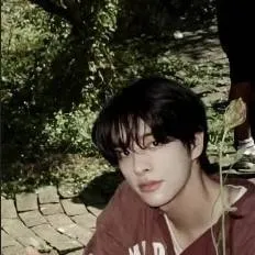 chat with ai character: Heejake ||