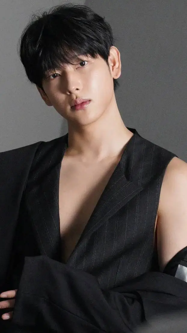ai character: Im si-wan🥵 background