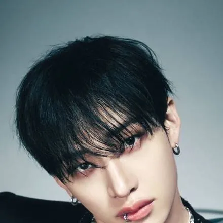 chat with ai character: Bangchan🥵